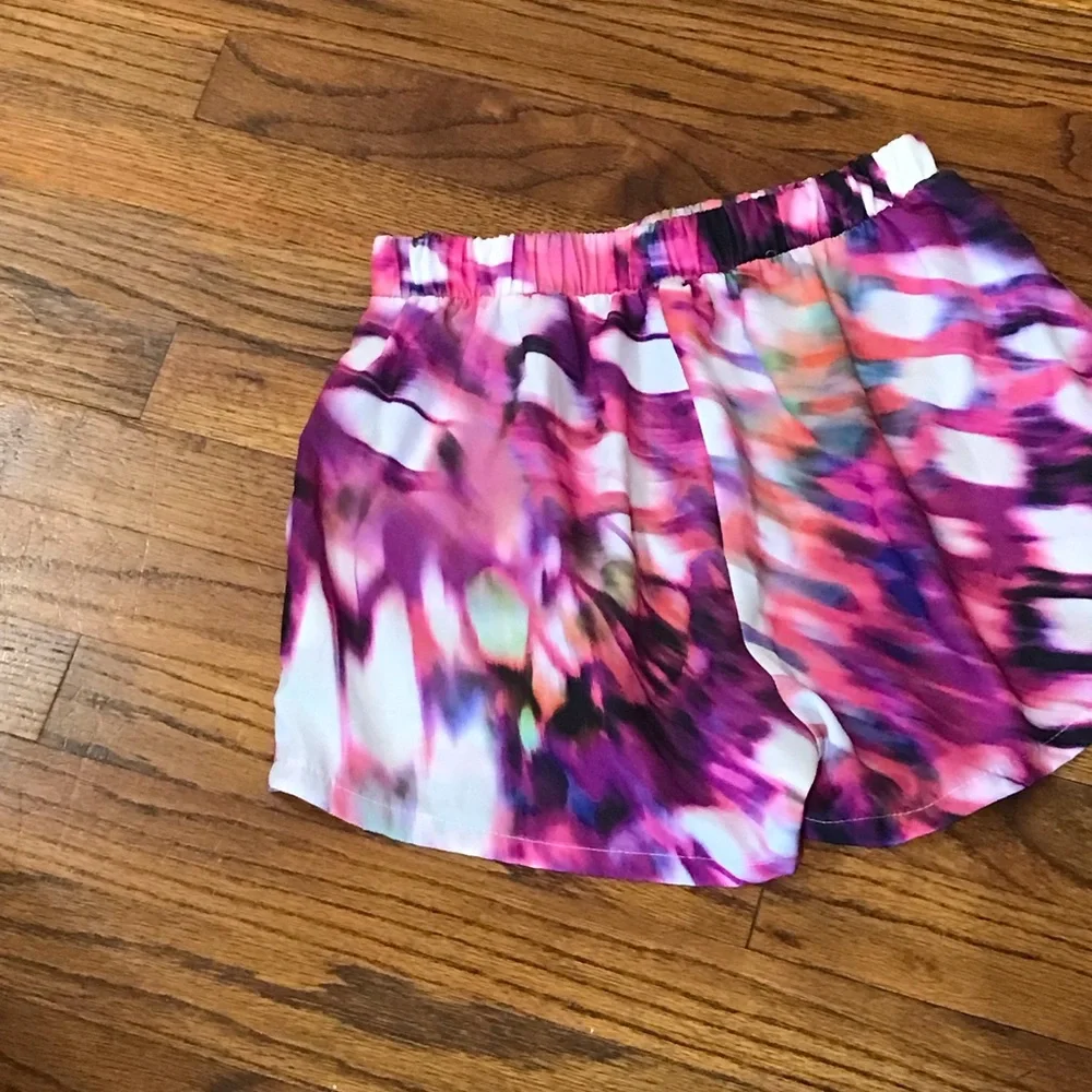 Tyche Boutique Stretch Polyester Swirled Tie Dye Dress Shorts Pockets Stretch